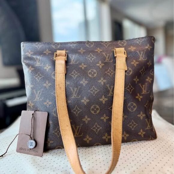 ✨ Louis Vuitton LV Classic Monogram Tote with zipper 💼